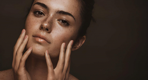 Trucco estate 2026: perch� la pelle vera batte la perfezione